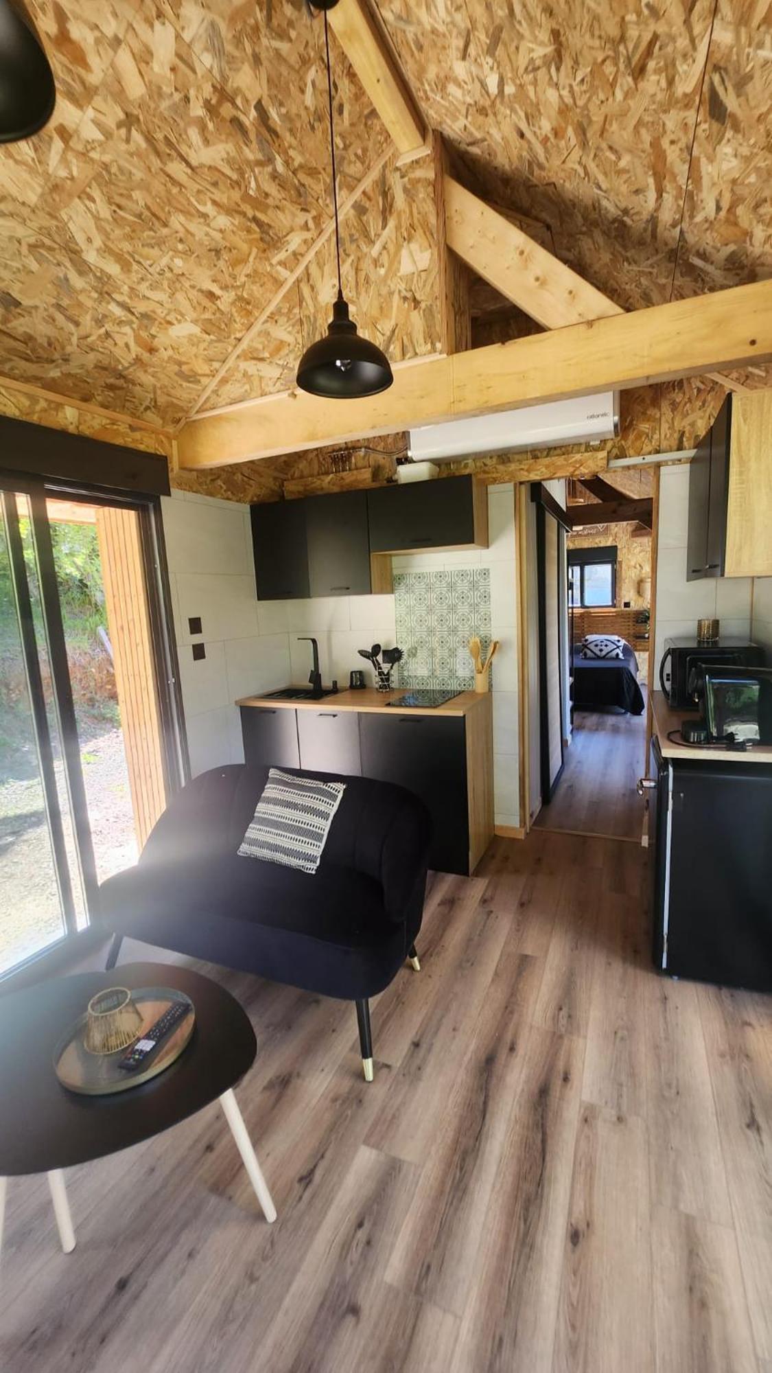 Lodge Du Chateau De Feschaux Villeneuve-sous-Pymont Extérieur photo